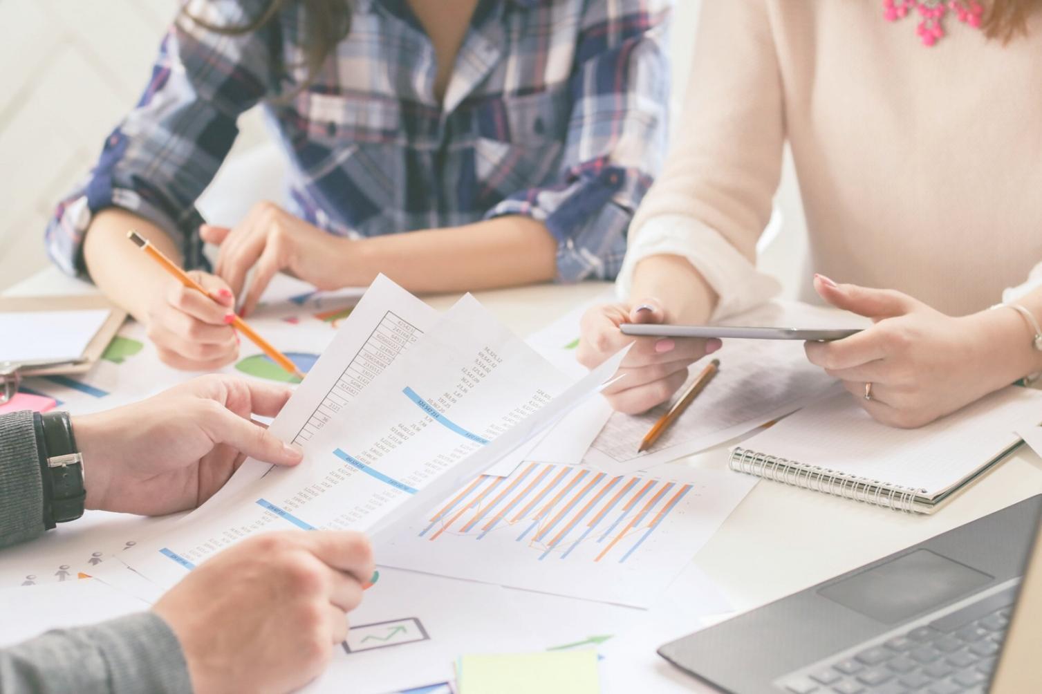 Professionelle Finanzanalyse mit modernen Tools und Datenvisualisierung